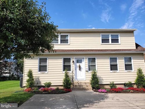 304 Newport Rd, BRISTOL, PA, 19007-3007 | Card Image