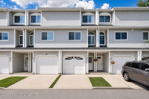 35 Simmons Loop, Staten Island, NY, 10314 | Card Image