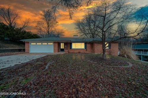 1806 Tower Dr, Jefferson City, MO, 65109-1834 | Card Image