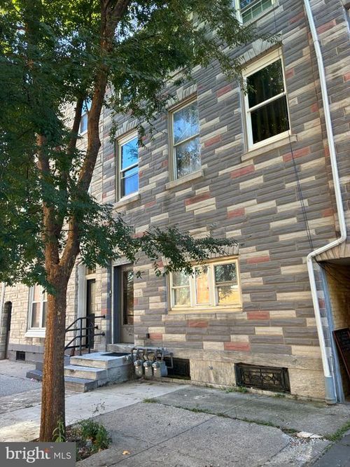 212 S 3rd St, READING, PA, 19602-1802 | Card Image