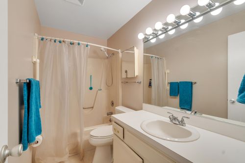 106-16 Vista Palm Ln, Vero Beach, FL, 32962-0847 | Card Image