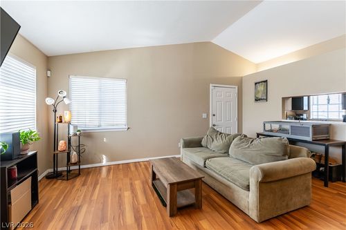 unit-203-5419 Centurion Ct, Las Vegas, NV, 89122-0212 | Card Image