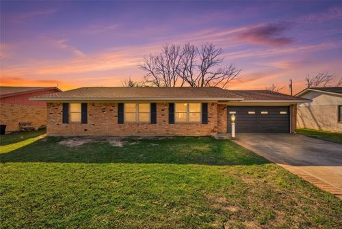1008 Dossett Drive, Bellmead, TX, 76705 | Card Image