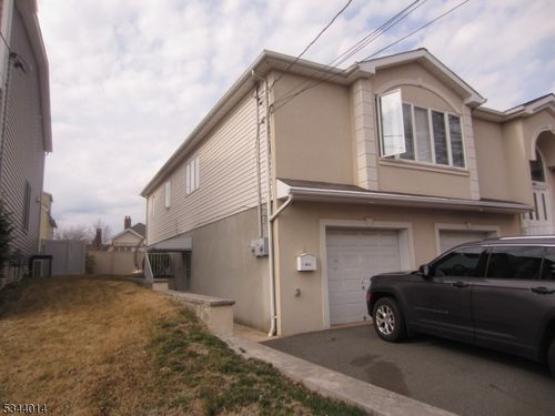 324 1st St, Carlstadt, NJ, 07072-1116 | Card Image