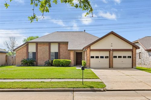 1818 Wildwood Dr, Deer Park, TX, 77536-8911 | Card Image