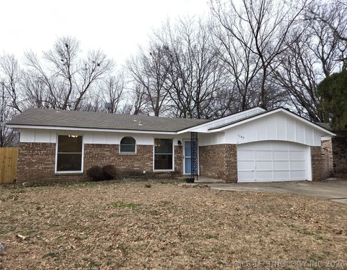 1105 W 16th Street, Claremore, OK, 74017 | Card Image