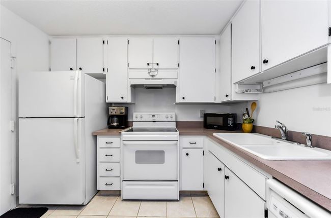 APT-1206 - 2700 Bayshore Blvd, Condo with 2 bedrooms, 1 bathrooms and null parking in DUNEDIN FL | Image 25