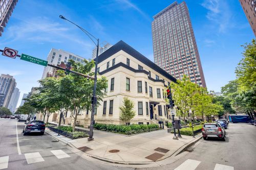 103 W Chestnut St, Chicago, IL, 60610-3201 | Card Image