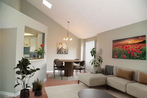 420-628 Daisy Ave, Long Beach, CA, 90802-2110 | Card Image