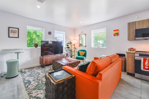 7-165 Nw 39th St, Miami, FL, 33127-2911 | Card Image