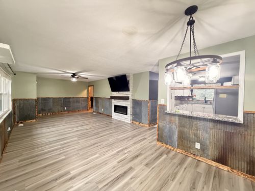 412 Woodland Dr, Clinton, TN, 37716-3514 | Card Image