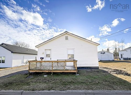 3538 Bay Ave, New Waterford, NS, B1H2P3 | Card Image