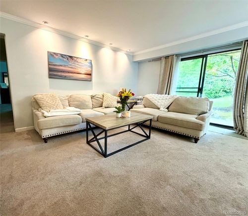 100-3925 Lone Pine Road, West Bloomfield Charter Township, MI, 48323 | Card Image