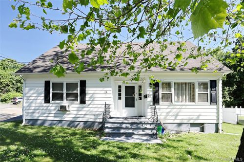 36 Suffern Ln, Garnerville, NY, 10923-1355 | Card Image