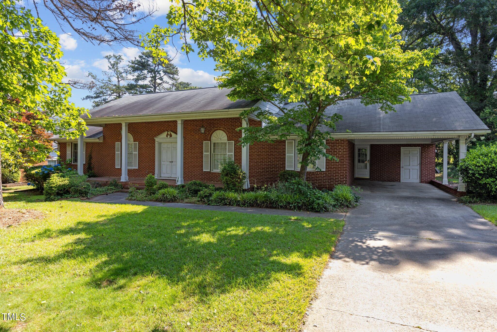 Donald Ross Dr, Raleigh, NC 27610