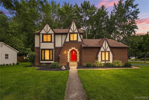 85 Moorgate Ct, East Amherst, NY, 14051-1221 | Card Image