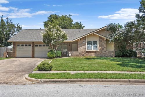 10763 E 30 Street, Tulsa, OK, 74129 | Card Image