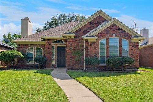 9921 Carmel Valley Dr, Frisco, TX, 75035-8040 | Card Image
