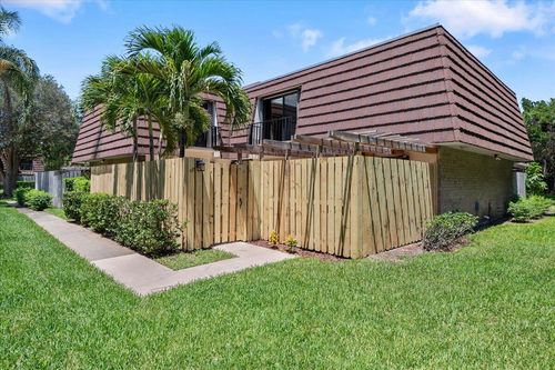 2108 21st Ln, Palm Beach Gardens, FL, 33418-3567 | Card Image