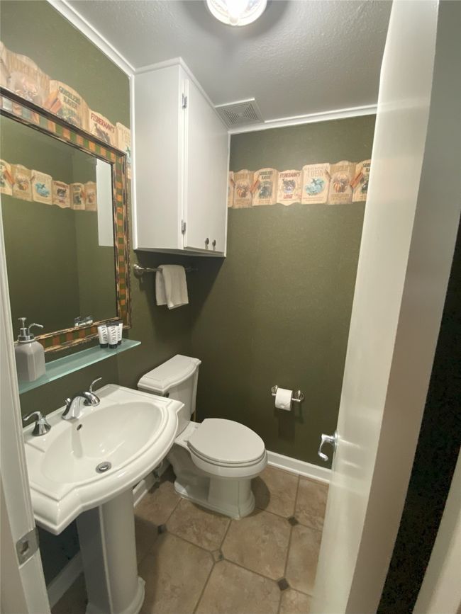 Half bath | Image 13