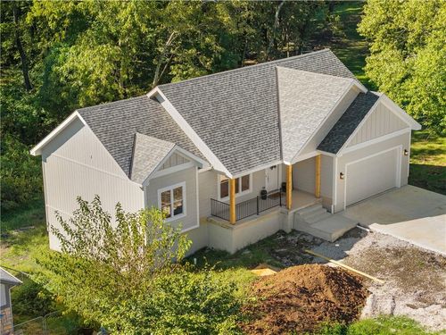 1306 Hamilton St, Pleasant Hill, MO, 64080-1686 | Card Image