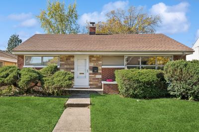 7850 Oconto Avenue, House other with 2 bedrooms, 1 bathrooms and 1 parking in Niles IL | Image 1