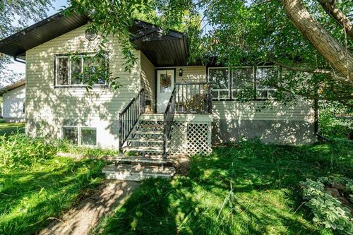5213 50 St, Bentley, AB, T0C | Card Image