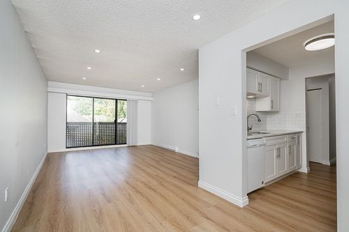 410-385 Ginger Dr, New Westminster, BC, V3L5L6 | Card Image