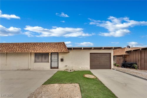 2748 Heritage Ct, Las Vegas, NV, 89121-1403 | Card Image