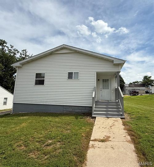 1118 W Gallatin St, Vandalia, IL, 62471-2620 | Card Image