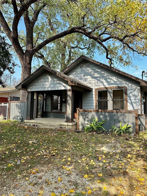 6801 Beaty St, Fort Worth, TX, 76112-6704 | Card Image