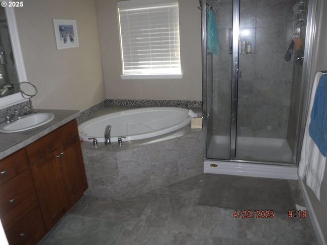 15117 Se Shale Dr, House other with 5 bedrooms, 3 bathrooms and 2 parking in Damascus OR | Image 12