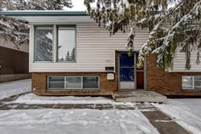 9611 24 St Sw, House detached with 5 bedrooms, 2 bathrooms and 2 parking in Calgary AB | Image 2