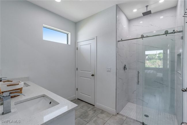 8006 Buttercup Cir, House other with 3 bedrooms, 3 bathrooms and null parking in LABELLE FL | Image 23