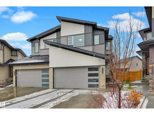 {{alt}} | Card Image