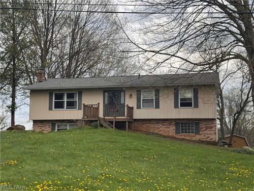 8844 Lost Trail Avenue Ne, Canton, OH, 44721 | Card Image