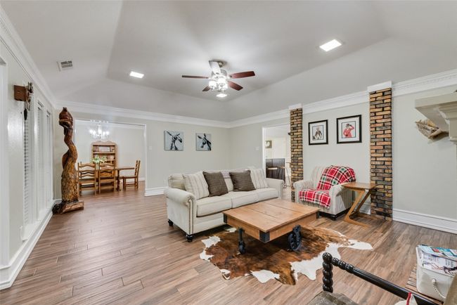 812 Cherlynne Dr, House other with 3 bedrooms, 3 bathrooms and null parking in Cedar Hill TX | Image 9