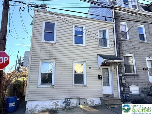 18 W Liberty St, Allentown, PA, 18102-5204 | Card Image