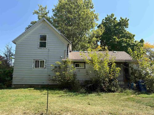 220 N Comstock St, Addison, MI, 49220-9753 | Card Image