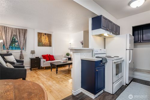 301-1400 Hubbell Place, Seattle, WA, 98101 | Card Image