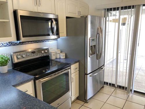 106-2775 W 62nd Pl, Hialeah, FL, 33016-5908 | Card Image