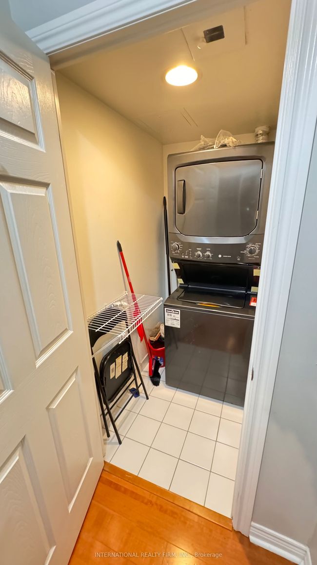 2308 - 763 Bay St, Condo with 1 bedrooms, 1 bathrooms and 1 parking in Toronto ON | Image 14