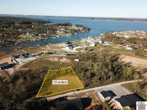 77 Elkwood Dr, Gilbertsville, KY, 42044-8777 | Card Image