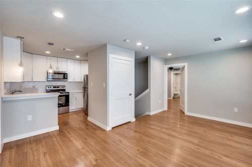 102-1910 Sena St, Denton, TX, 76201-2580 | Card Image
