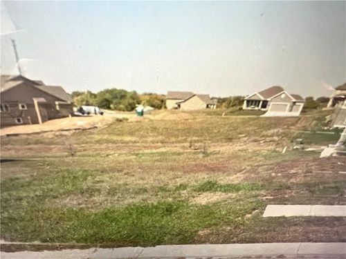 13286 Richland Ave, Bonner Springs, KS, 66012-7816 | Card Image
