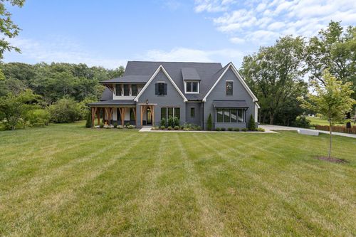 732 Adkisson Ln, Nashville, TN, 37205-1241 | Card Image