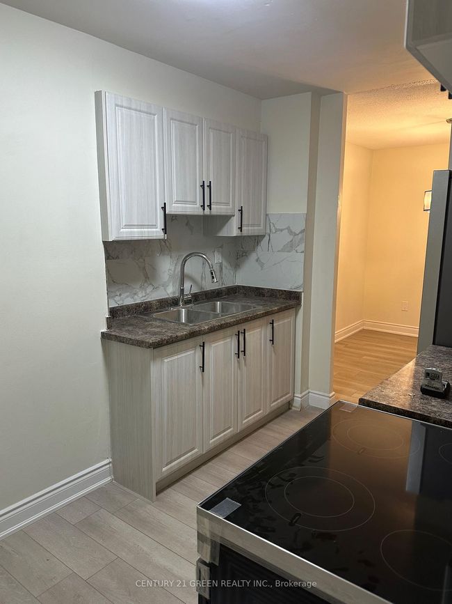 908 - 2645 Kipling Ave, Condo with 2 bedrooms, 1 bathrooms and 1 parking in Etobicoke ON | Image 13