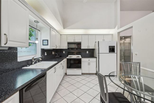 5260 Tiffany Anne Cir, House other with 2 bedrooms, 2 bathrooms and null parking in West Palm Beach FL | Image 4