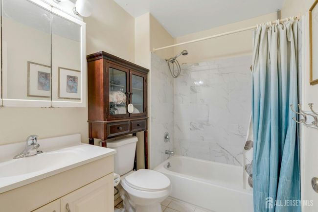 1 Pheasant Run, Townhouse with 2 bedrooms, 3 bathrooms and null parking in Edison NJ | Image 20