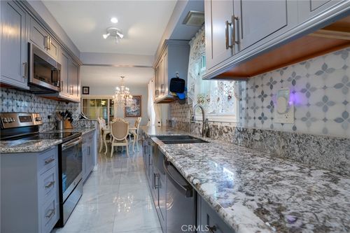 727 W Hill St, Long Beach, CA, 90806-4124 | Card Image